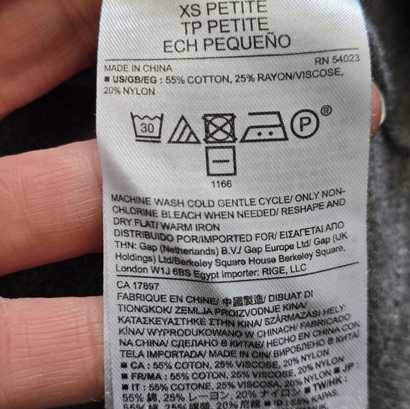 BANANA REPUBLIC Factory Grey Lightweight Pug Sweater. Size XS - Picture 8 of 10